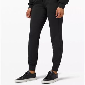 Ready to rulu jogger- dark merlot